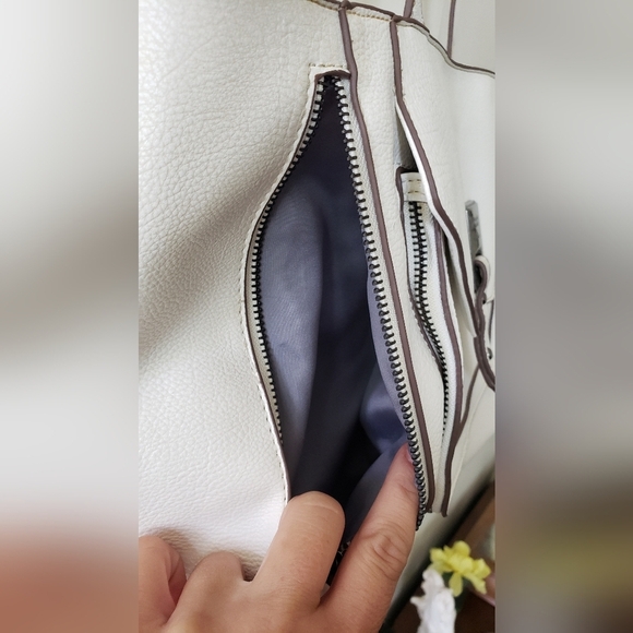 3/$20 Nicole By Nicole Miller White Harper Tote Bag - Picture 6 of 11